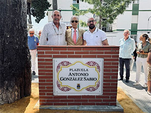 El Puerto rinde homenaje a Antonio Gonz&aacute;lez Sabio, con una plazuela que perpet&uacute;a su nombre como maestro de plata con trayectoria de oro