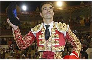 El Cid corta dos orejas y pierde otras de un  en Almer&iacute;a