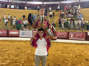 Rojas Ram&iacute;rez, triunfador de la segunda semifinal del XXXII Ciclo de Novilladas celebrada en La L&iacute;nea de la Concepci&oacute;n