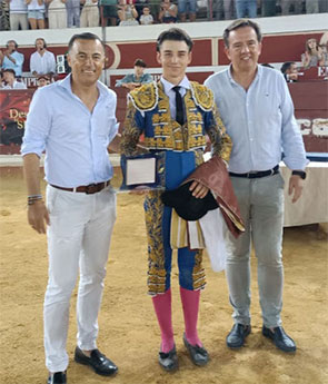 Alejandro Alcaraz se corona en Lucena en la &lsquo;Gran Final&rsquo; del XXVIII Ciclo de Becerradas