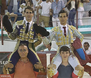 Manuel Le&oacute;n y Antonio Ortega  triunfadores en Navas de San Juan