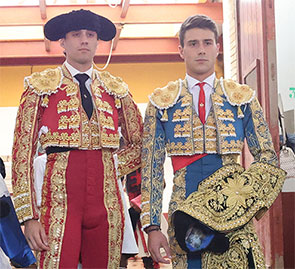 LOS FLEQUILLOS QUE AHORA PEINAN MOJADO. LOS FLEQUILLOS QUE AHORA PEINAN MOJADO.